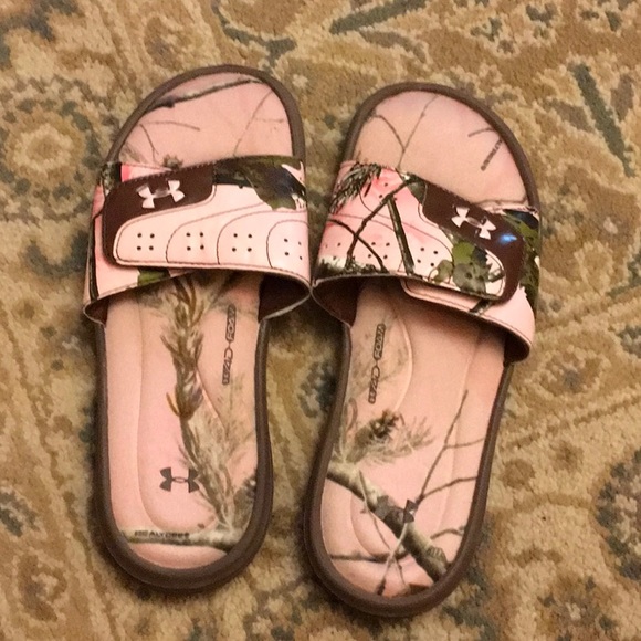 under armour camo flip flops